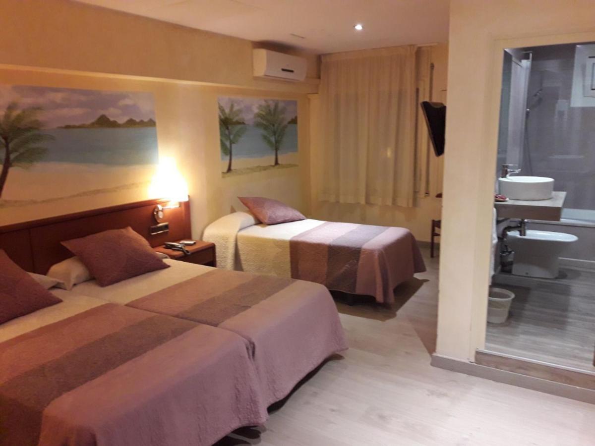 Checkin Trave Hotel Figueres  Kültér fotó