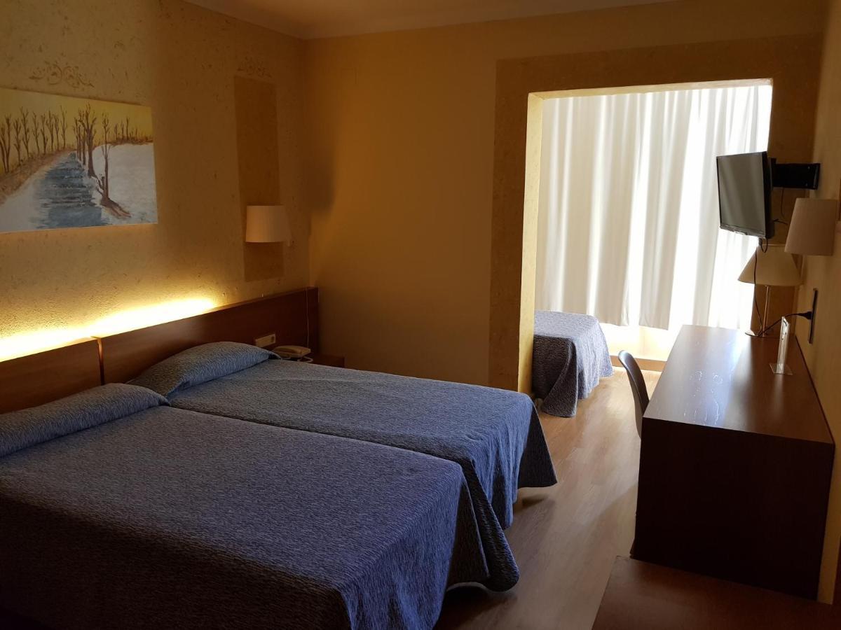 Checkin Trave Hotel Figueres  Kültér fotó