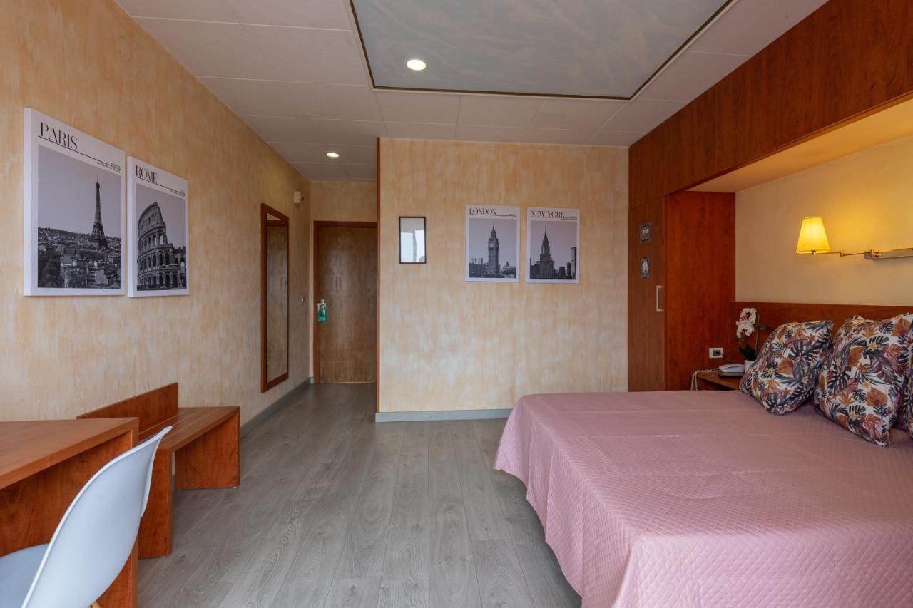 Checkin Trave Hotel Figueres  Kültér fotó