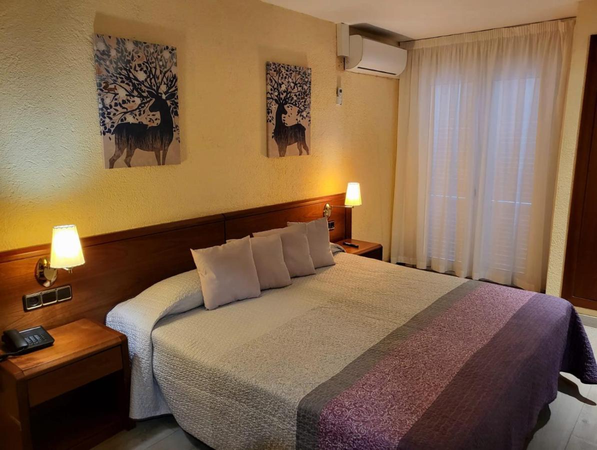 Checkin Trave Hotel Figueres  Kültér fotó